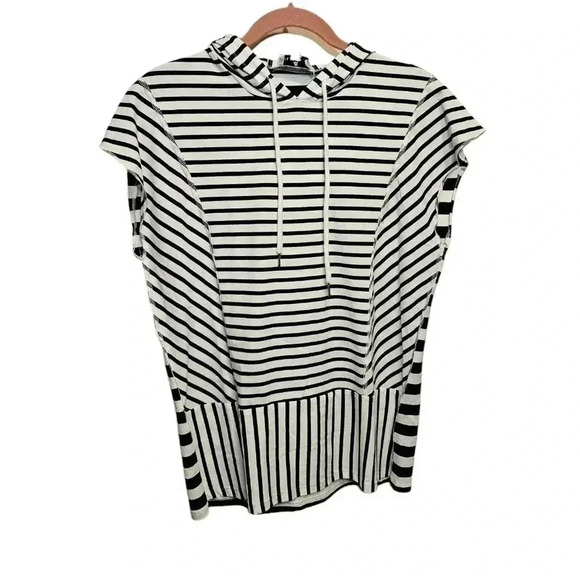 Urban Daisy Blouse S NWT - Picture 7 of 7